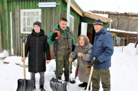 "Волонтеры Победы" оказали помощь в уборке снега